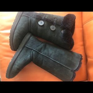 Bailey triple button black calf height UGG boots